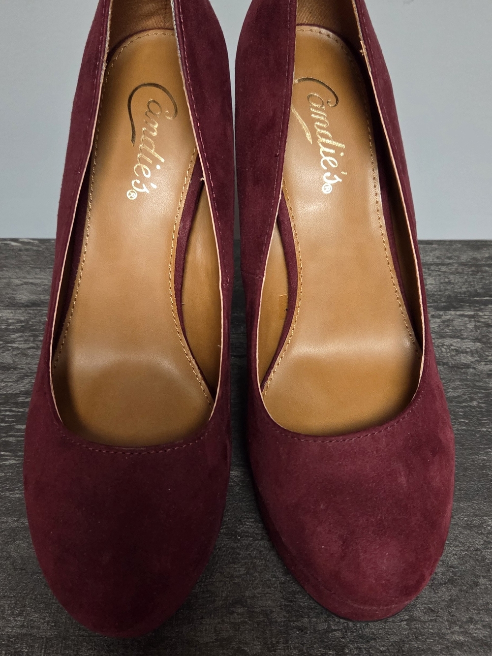 Women's Burgundy Suede Platform Pump - Picture 2 of 3